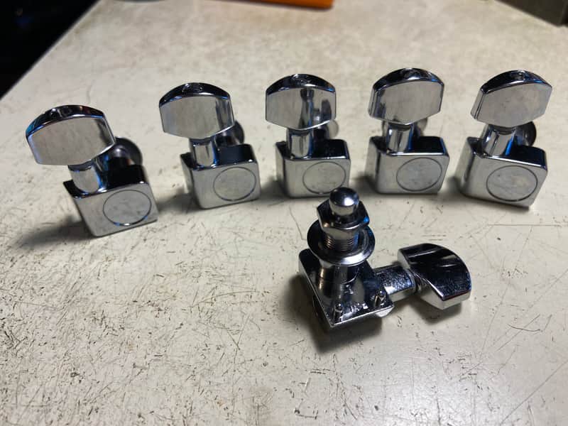Genuine Fender Strat Stratocaster Tuners Staggered Graduated 2 Height image 1