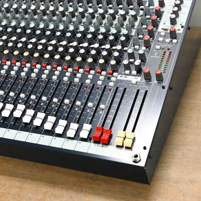 Soundcraft FX16ii 16-Channel Analog Audio Mixer CG012QK image 3