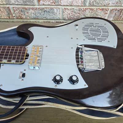 Vintage 1960's Silvertone (Teisco) 1487 Built-In Amplifier Electric Guitar w/ Original Gig Bag! image 3
