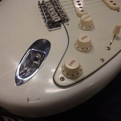 Fender Custom Shop 1963 Stratocaster Journeyman Relic Closet Classic Hardware Aged Olympic White [CZ551986] (07/01) image 16