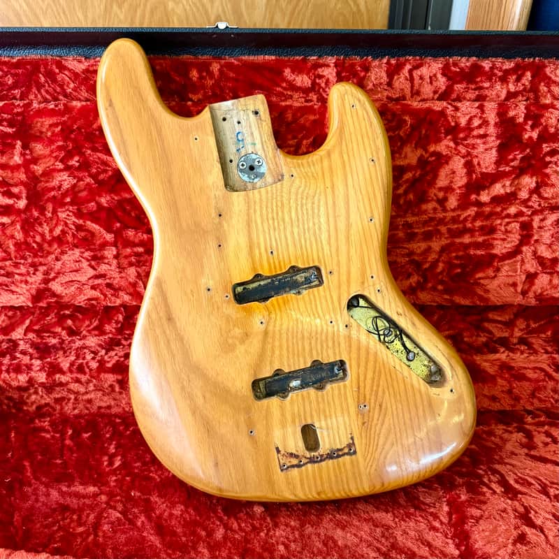 Fender Jazz bass body 1975 - Natural  original vintage USA 3 bolt image 1