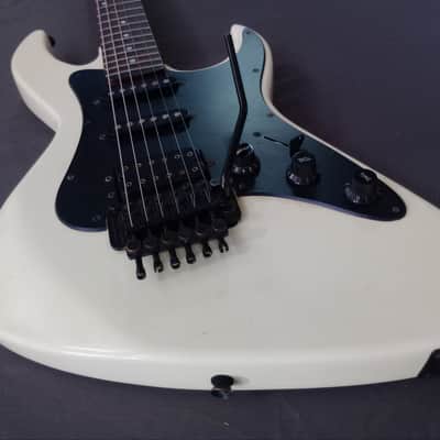 Dean Bel Aire 1988 White/Black W/Gig bag *** FREE SHIPPING *** image 14