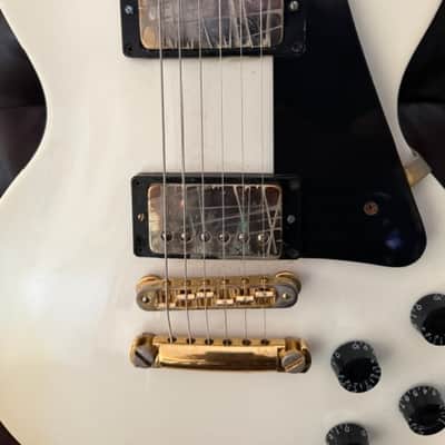 Gibson Les Paul Studio with Gold Hardware 1998 - 2011 - Alpine White image 5
