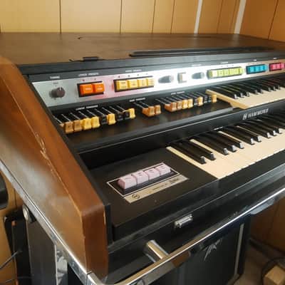 Hammond B200 Organ image 1