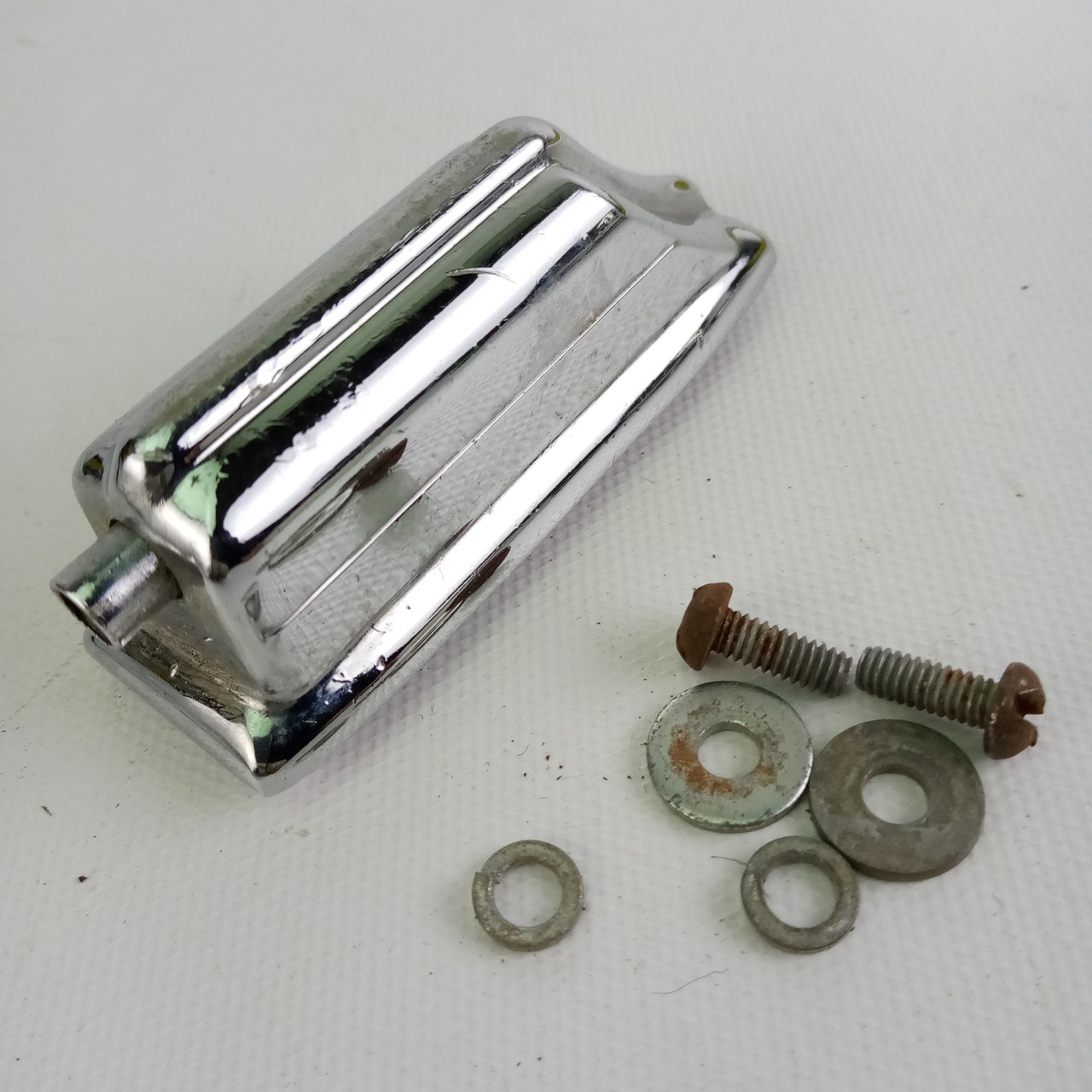 Rogers Beavertail Bass 2.25"Drum Lug Chrome Cleveland Vintage 60s Holiday 1stGen — main photograph