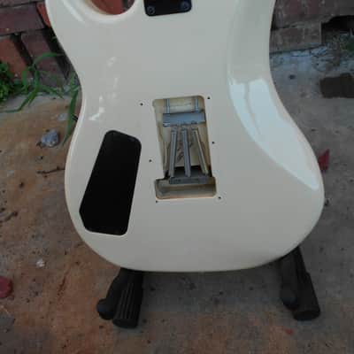 Kramer Baretta 1984 White image 5
