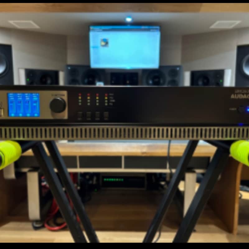 2022 Audac SMQ500 Black