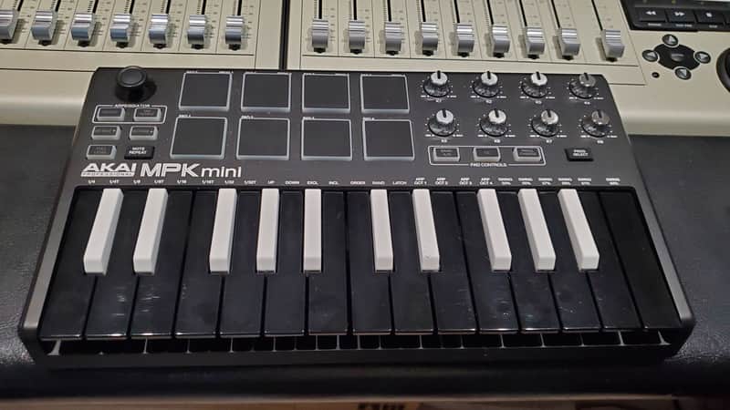 Akai MPK mini mk2 Special Edition 2018 - Black/White/Chrome image 1