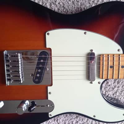 Fender Player Plus Telecaster 3-Color Sunburst image 2