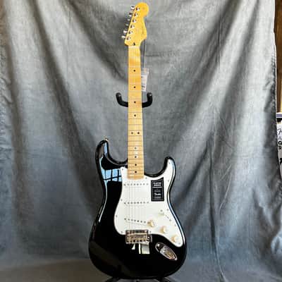 Fender Player Stratocaster, Black, Maple FB - Free Shipping 🇨🇦 🇺🇸 image 1