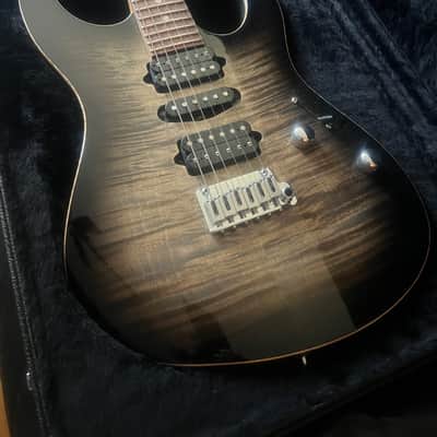 Suhr Modern Plus HSH with Pau Ferro Fretboard Flamed Top Trans Charcoal Burst image 3