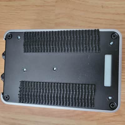 Universal Audio OX Stomp Dynamic Speaker Emulator 2023 - Present - Silver image 6