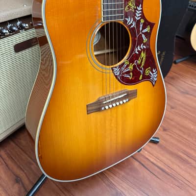Gibson Hummingbird Standard Acoustic Electric Guitar - 2017 - Heritage Cherry Sunburst w/OHSC - image 4