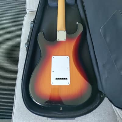 2017 Fender Stratocaster Classic Player '60s 3-Color Sunburst w/GIGBAG image 20