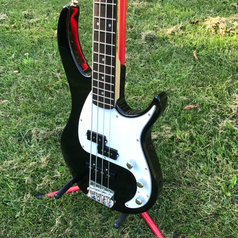 Peavey Milestone 4-String Electric Bass Black image 1