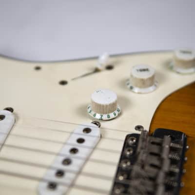 Fender Certified VintageĀ® 1954 Stratocaster 2-Color Sunburst image 15