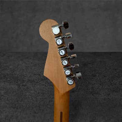 Fender Limited Edition 70th Anniversary Ultra Stratocaster HSS – Amethyst image 17
