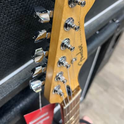 Fender Limited Edition Player Stratocaster with Pau Ferro Fretboard 2022 - Shell Pink image 7