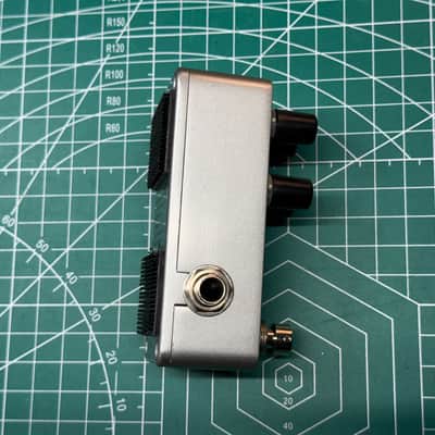 FOR SALE: Electro-Harmonix Pico Attack Decay Tape Reverse Simulator 2023 - Present Silver image 5