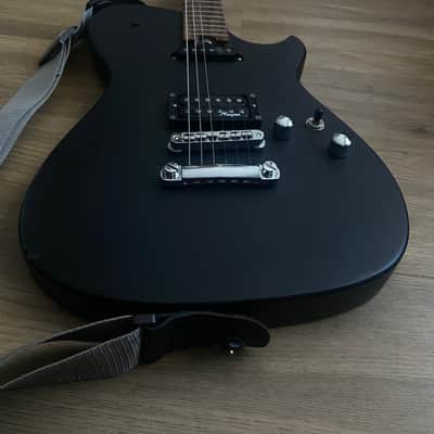 Cort MBC-1 Matthew Bellamy Signature 2010s - Matte Black image 9