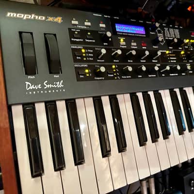 Dave Smith Instruments Mopho x4 44-Key 4-Voice Polyphonic Synthesizer 2013 - 2018 - Black with Wood Sides image 2