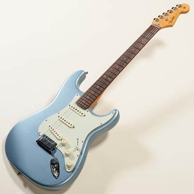 Fender American Ultra Luxe Vintage 60s Stratocaster Ice Blue Metallic Ice Blue Metallic [US25016320] (05/15) image 5