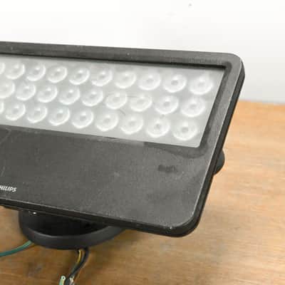 Philips iW Blast Powercore 21° Frosted Lens LED Fixture - Black CG011P8 image 2