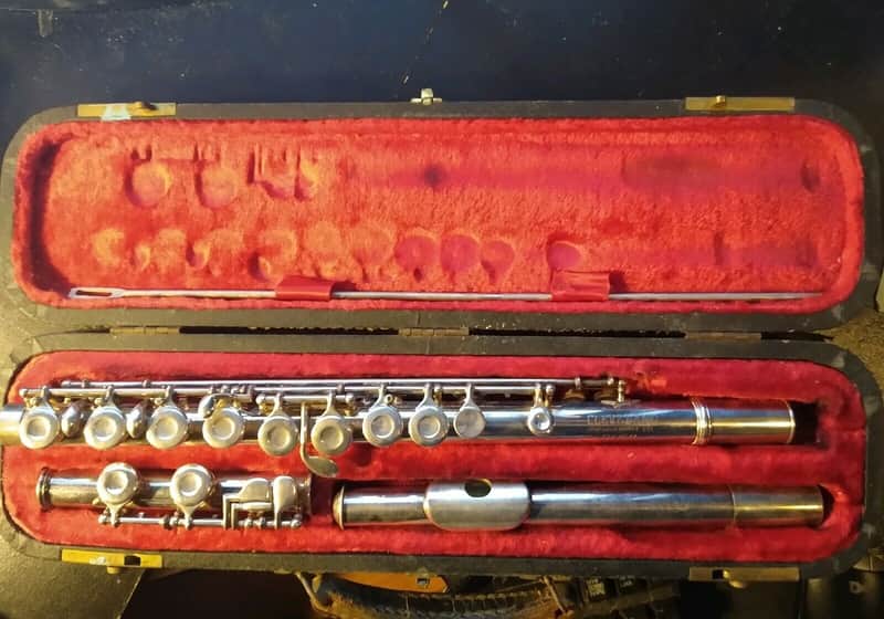 King Cleveland Flute, Made in USA, Silver Plate w/ case, Antique Good Condition. image 1