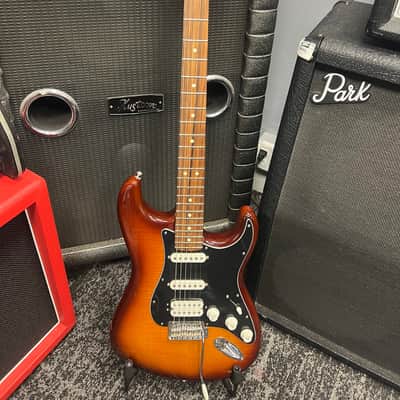 Fender Player Stratocaster HSS Plus Top with Pau Ferro Fretboard 2019 -  2024 - Tobacco Sunburst