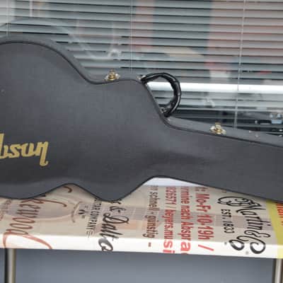 WEEKEND DEAL Gibson ES-335 made in USA 2006*20 years old semi acoustic in mint condition/one owner/frets 100%*lightweight=3,6kg*this beauty sounds/plays/looks really great*Gibson case made in Canada/not China*3290€ Bild 23