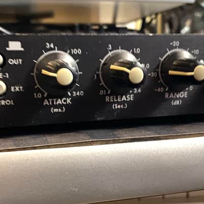 Symetrix SG-200 mid 1980 TOGGLE Switch Version, Slow Gear attack image 2