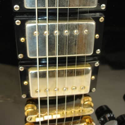2003 Epiphone Les Paul Custom "Black Beauty" Electric Guitar, Gold Hardware, Ebony image 6