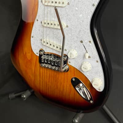 G&L Tribute Legacy Electric Guitar 3-Tone Sunburst Finish image 4