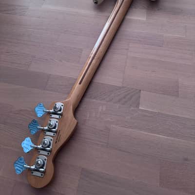 Fender Standard Precision Bass 19 September 2011 - Maple neck and fingerboard image 15