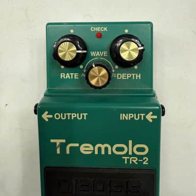 Boss Roland TR-2 Tremolo Guitar Effect Pedal image 2
