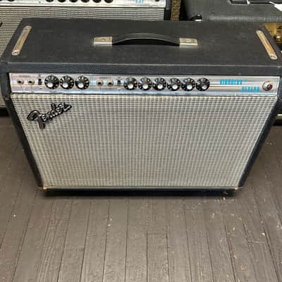Fender Vibrolux Reverb 2-Channel 35-Watt 2x10" Guitar Combo 1970 - 1980 - Silverface image 2