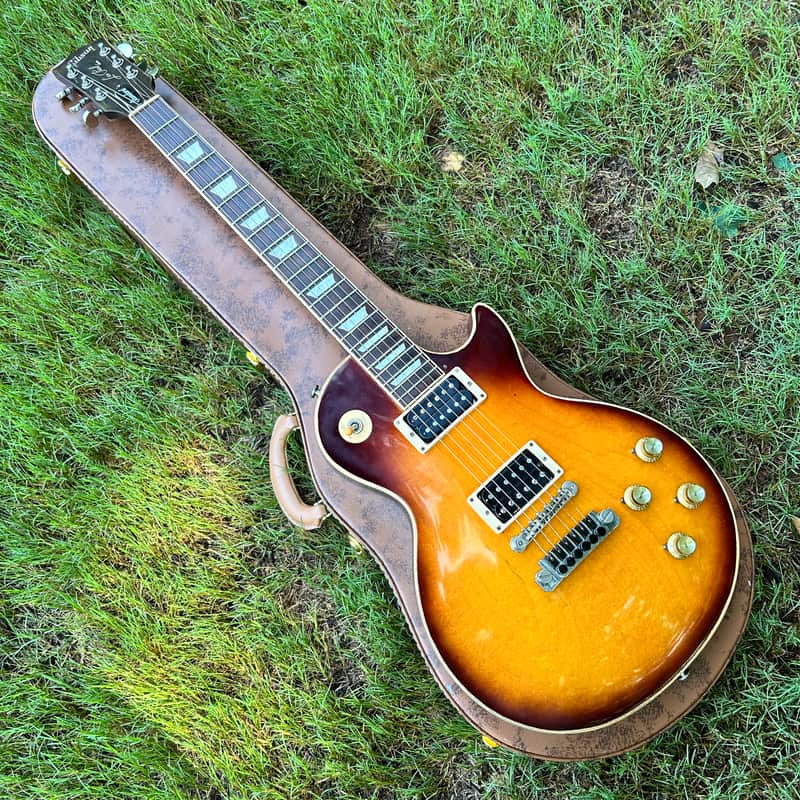 Gibson Les Paul Studio: $999.99 (Reg $1,799!)