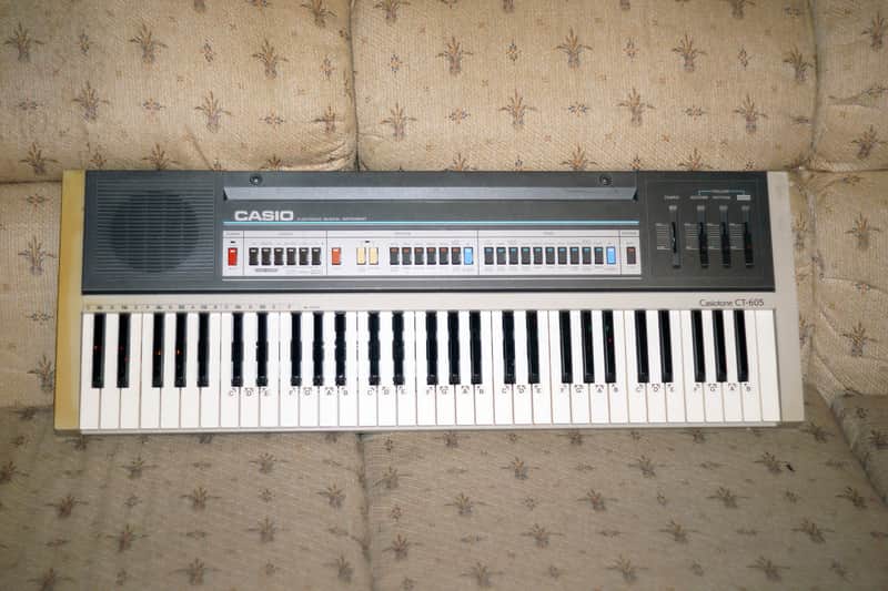 Casio Casiotone CT-605 1980s Keyboard (Black / Beige) image 1