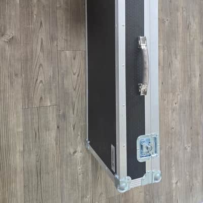 Swan Flight Custom Pedal Board 2023 - Silver and black image 20
