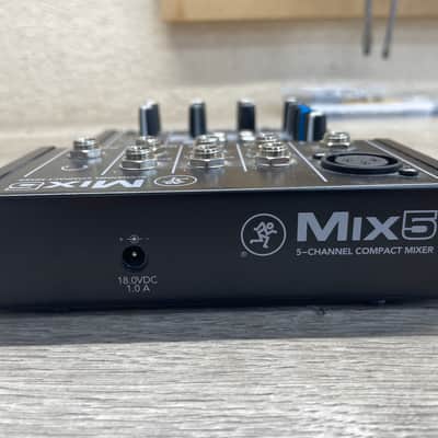 Mackie Mix5 5-Channel Compact Mixer w/ Power Supply image 8