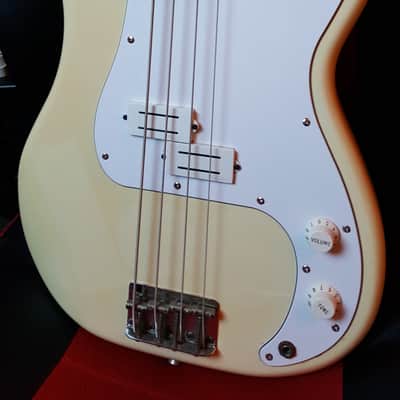 Fender Precision Bass MIJ 1993-1994 Aged Vintage White image 3