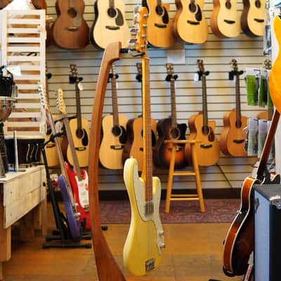 Squier Classic Vibe Telecaster Bass Vintage White image 5