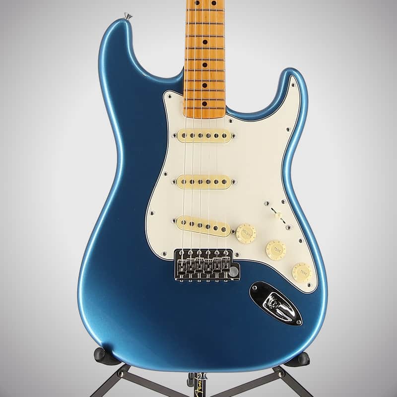 Fender Certified Pre-Owned American Vintage II 1973 Stratocaster, Maple Fingerboard, Lake Placid Blue (M12) (14917) image 1