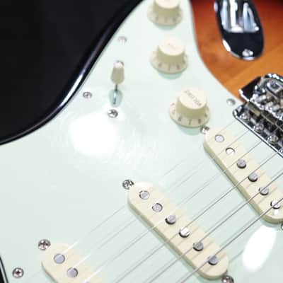 Fender Vintera '60s Stratocaster 3-Color Sunburst Electric Guitar w/Bag image 11