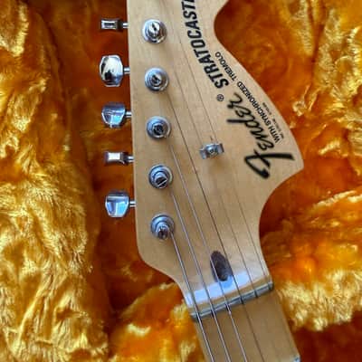 Fender Yngwie Malmsteen US Signature Stratocaster with Maple Fretboard Early 2000s - Vintage White image 4