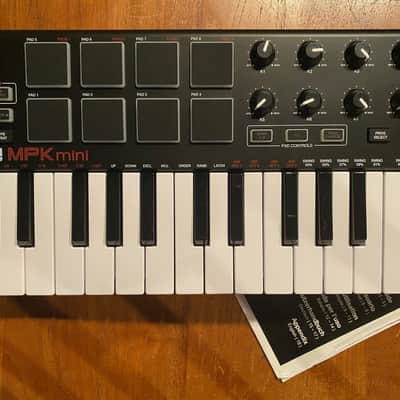 AKAI MPK MINI USB CONTROLLER image 1