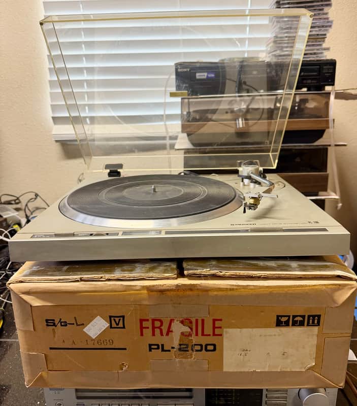Pioneer PL-200 Direct-Drive Auto Return Turntable w/ Pickering XV-15/625E Cartridge & Original Box; Tested SEE VIDEOS