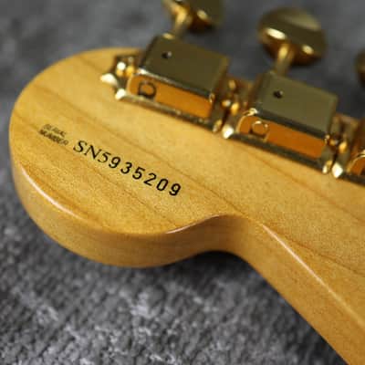 Fender Stevie Ray Vaughan Stratocaster with Pau Ferro Fretboard 1995 - 3-Color Sunburst image 21