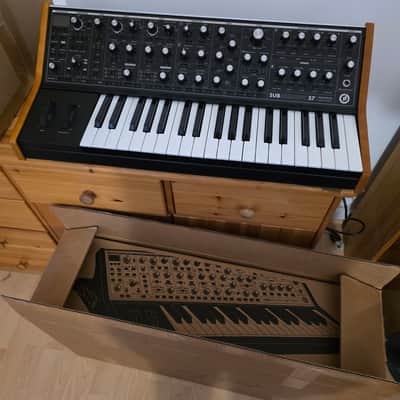 Moog Subsequent 37 Analog Synth - Black image 2