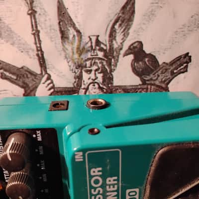 Behringer CS400 Compressor Sustainer Pedal 2010s - Standard image 4